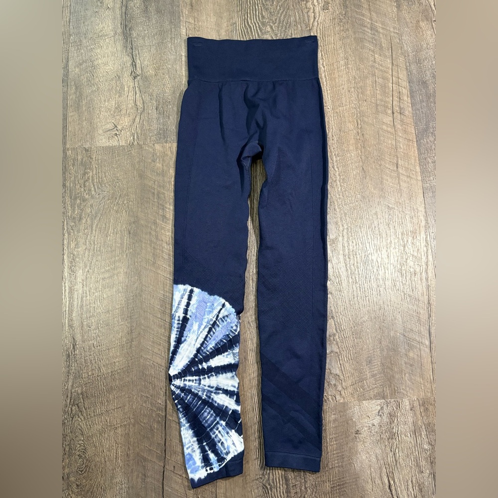 TORY BURCH Tory Sport High-Rise Tie-Dye Seamless 7/8 Leggings - Picture 3 of 5